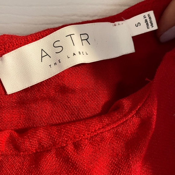 ASTR RUFFLE ONE SHOULDER TOP - Picture 5 of 6